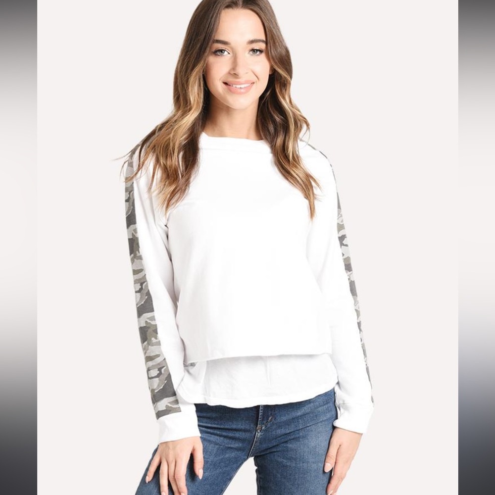 MONROW
Women's Double Layer Sweatshirt with Camo Side Stripe